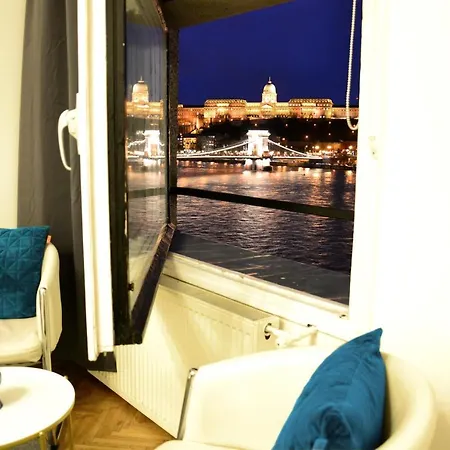 Apartment Castle And Danube Panorama