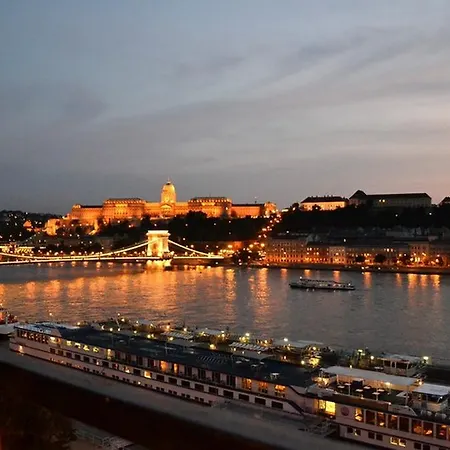 Castle And Danube Panorama Apartamento Budapest